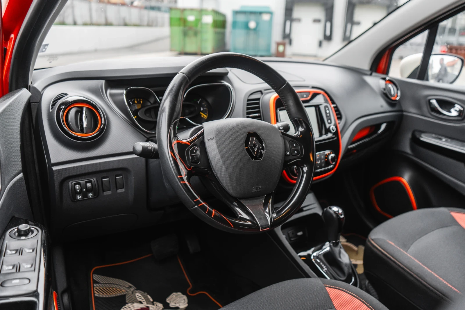 Renault Captur 1.2 TCe ШВЕЙЦАРИЯ АВТОМАТИК 113000 км., снимка 10 - Автомобили и джипове - 54061014