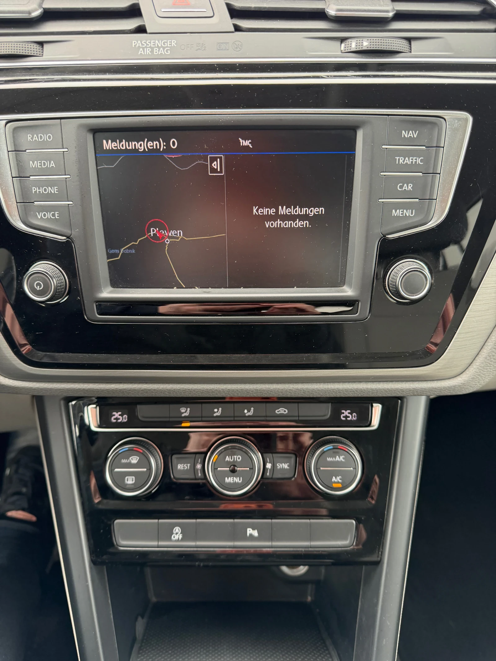 VW Touran, снимка 14 - Автомобили и джипове - 54088351