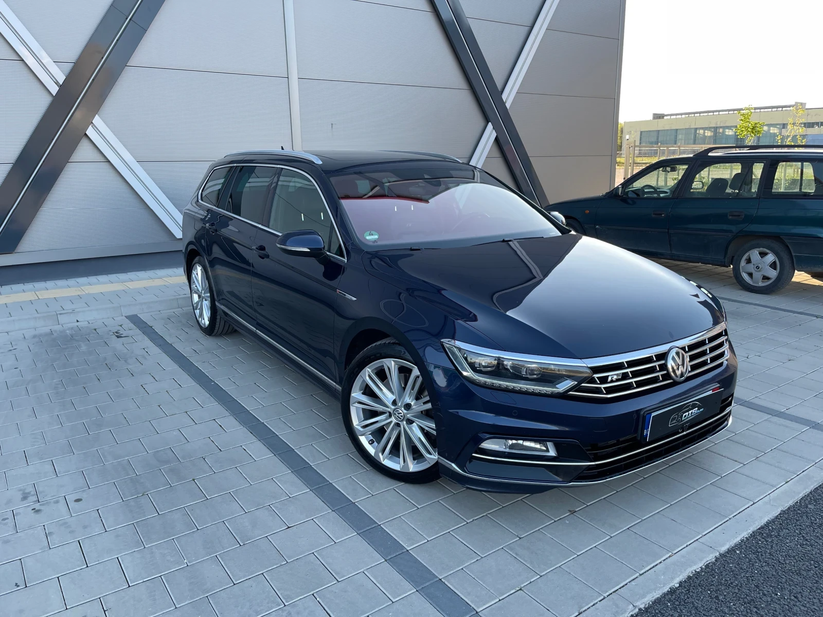 VW Passat 2.0Bitdi / 4-motion/ R-line/ head-up/ 