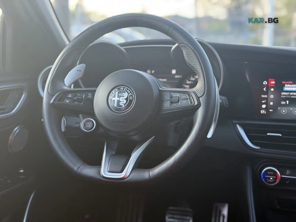 Alfa Romeo Giulia Veloce* AWD* АвтоКредит* (ЦЕНА ДО БГ), снимка 9 - Автомобили и джипове - 54569523