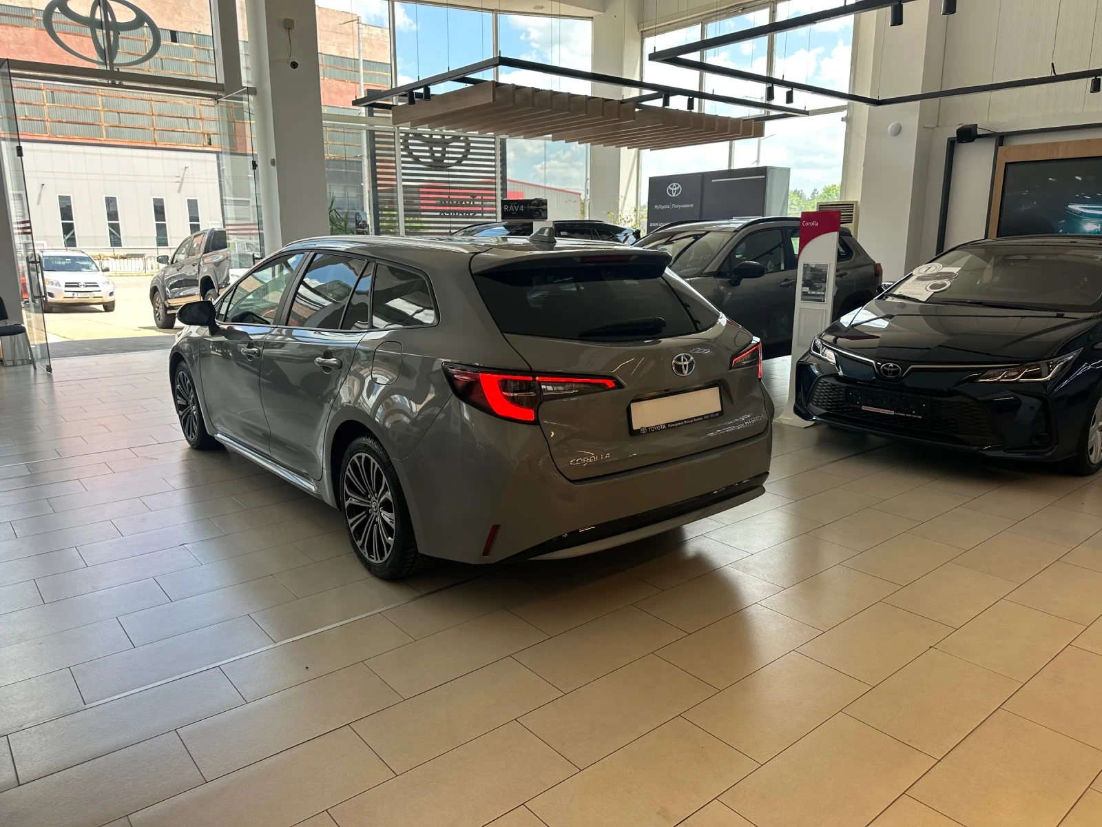 Toyota Corolla, снимка 3 - Автомобили и джипове - 54978283