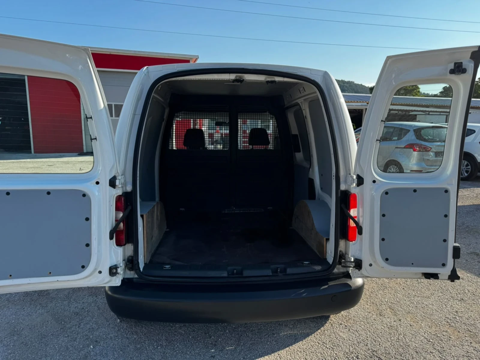 VW Caddy 2.0TDI, 140к.с., 4Х4, АВТОМАТ, КЛИМАТИК, АВТОПИЛОТ, снимка 4 - Автомобили и джипове - 55005650