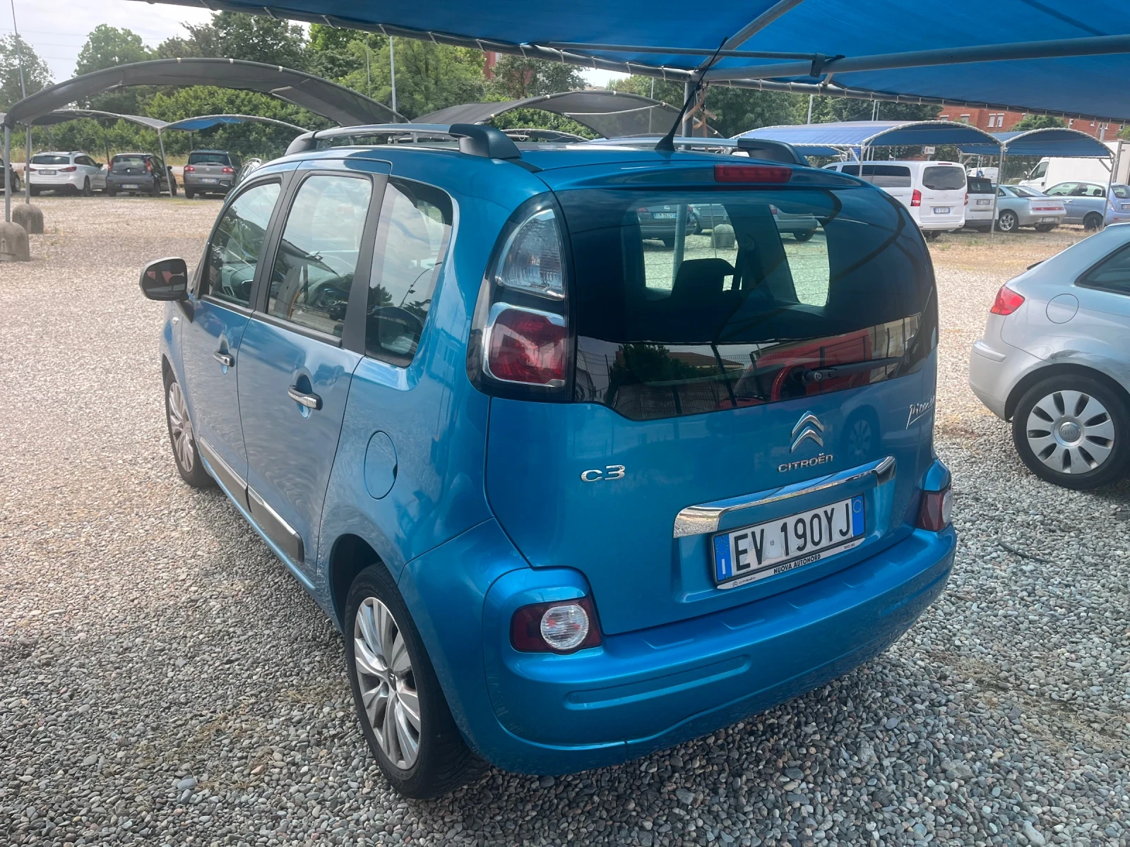 Citroen C3 Picasso, снимка 12 - Автомобили и джипове - 55845362