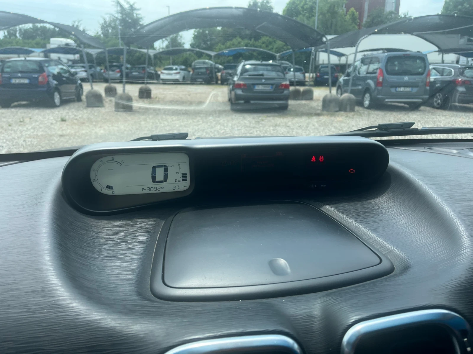 Citroen C3 Picasso, снимка 16 - Автомобили и джипове - 55845362