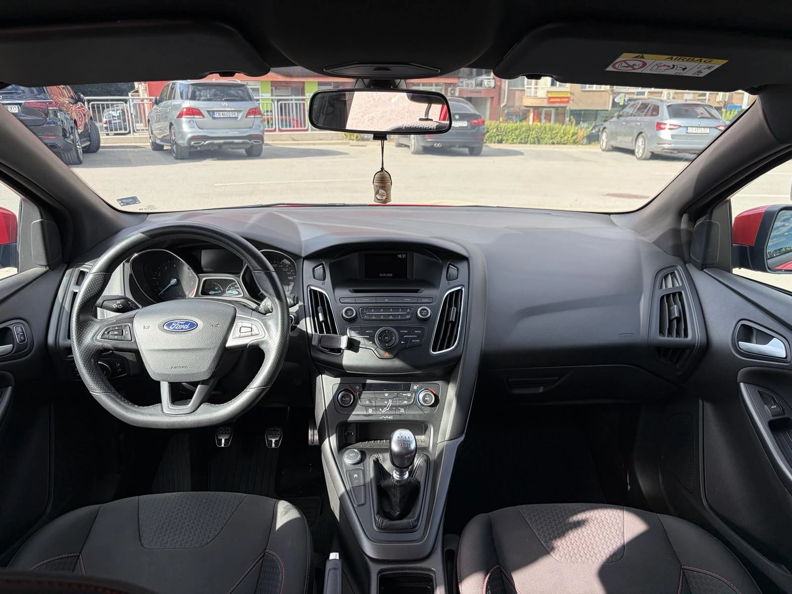 Ford Focus 1.0i EcoBoost, ST Line, снимка 6 - Автомобили и джипове - 56105208