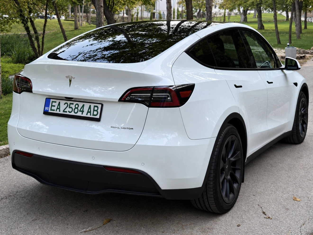 Tesla Model Y DUAL MOTOR* LONG RANGE* AWD* , снимка 4 - Автомобили и джипове - 56627719