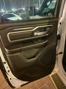 Обява за продажба на Dodge RAM 1500 5, 7 HEMI Big Horn edition  ~60 000 лв. - изображение 9 | Auto.bg Обява за продажба на Dodge RAM 1500 5, 7 HEMI Big Horn edition  ~60 000 лв. - изображение 9