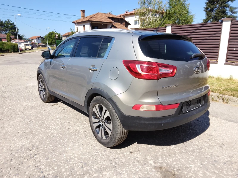 Kia Sportage, снимка 6 - Автомобили и джипове - 47195823