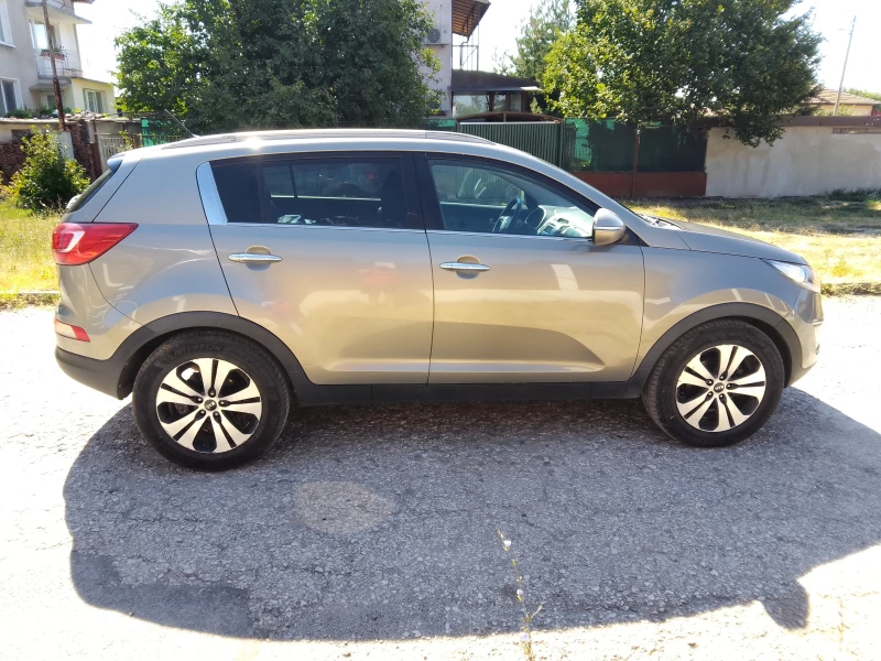 Kia Sportage, снимка 5 - Автомобили и джипове - 47195823