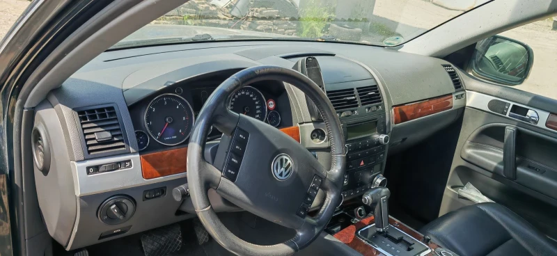 VW Touareg, снимка 9 - Автомобили и джипове - 47525744