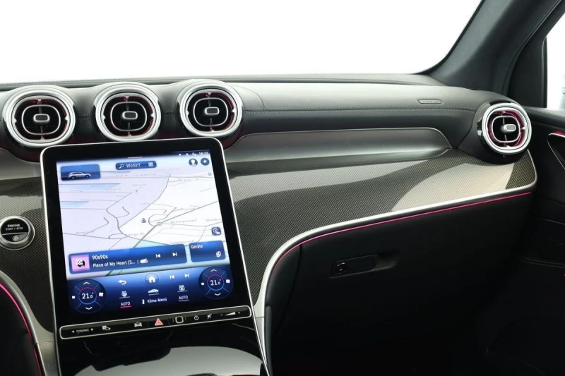 Mercedes-Benz GLC 300 i* AMG* 4M* PANO* HEAD-UP* 360 CAM* DISTR* KEYLESS, снимка 10 - Автомобили и джипове - 51286110