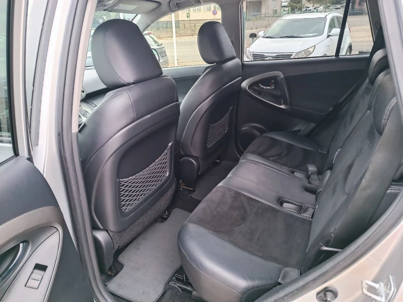 Toyota Rav4 2.0i-158кс-ШВЕЙЦАРИЯ-РЪЧКА-6ск-4х4-FACELIFT, снимка 9 - Автомобили и джипове - 51871746