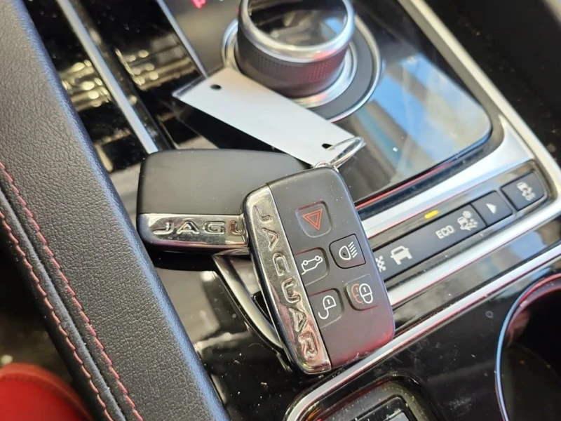 Jaguar F-PACE * S * CARFAX * ЦЕНА ДО БГ, снимка 11 - Автомобили и джипове - 53395377