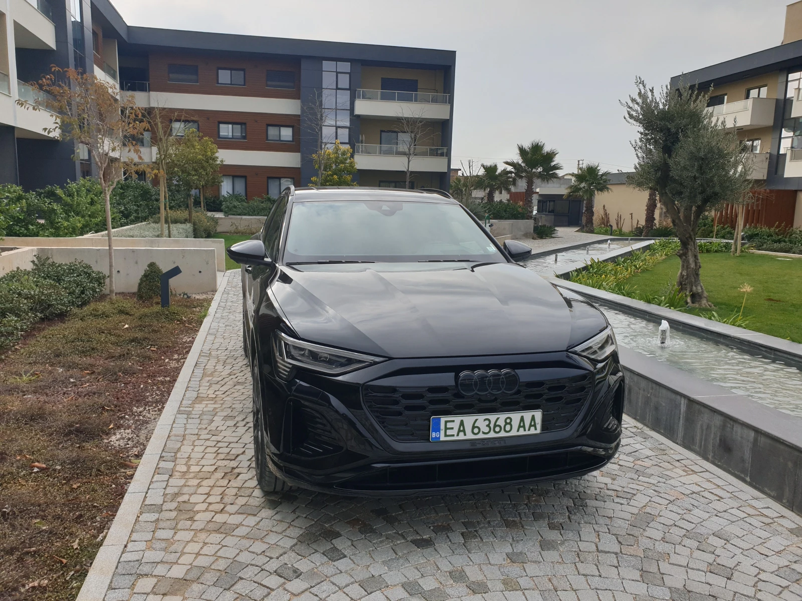 Audi Q8 55 E-TRON/QATTRO/S-LINE/MATRIX/PANO/HEAD/Лизинг - изображение 2
