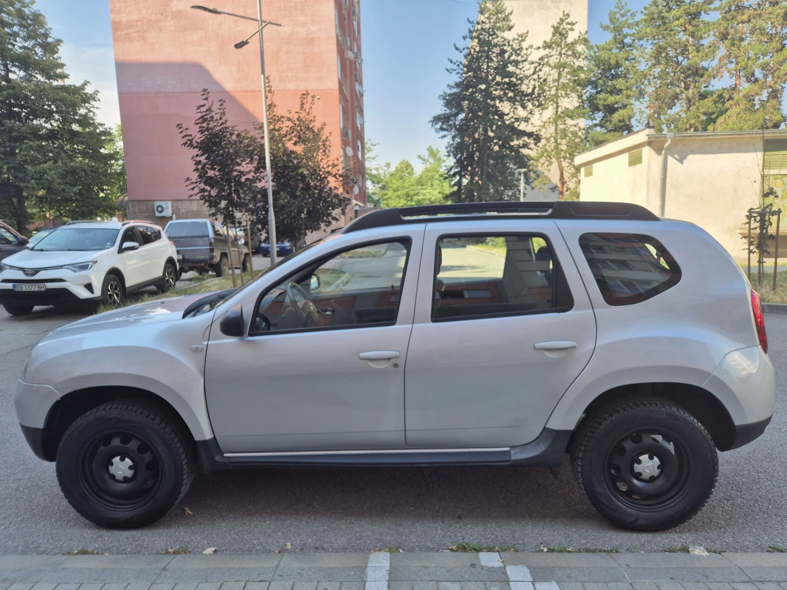 Dacia Duster 1.6 клима 127000км - изображение 7