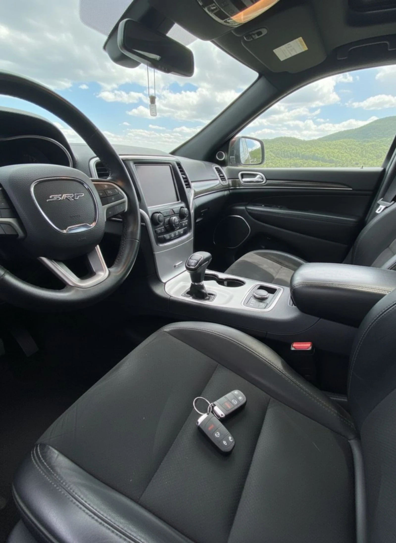 Jeep Grand cherokee SRT - АЛКАНТАРА - 2 Х ТV  - НАЛИЧЕН - РЕГИСТРИРАН  - изображение 3