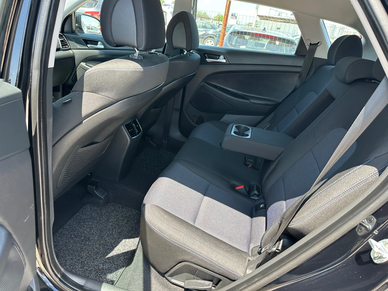 Hyundai Tucson 1.7 CRDI, ГЕРМАНИЯ, КАМЕРА, НАВИ, ТОП!!!, снимка 12 - Автомобили и джипове - 54147262