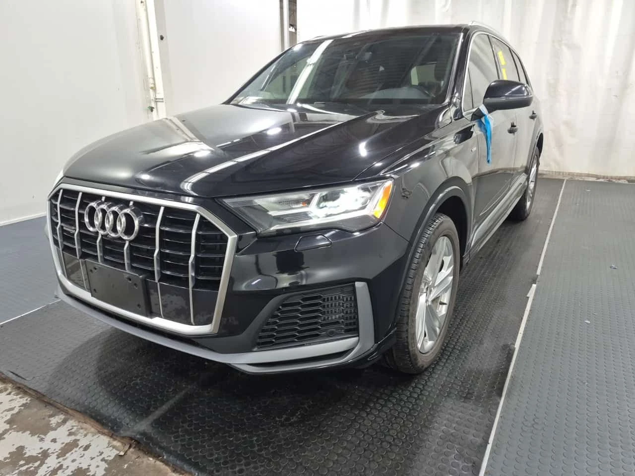 Audi Q7 55TFSI S-Line * KOMFORT * CARFAX * Без инциденти *