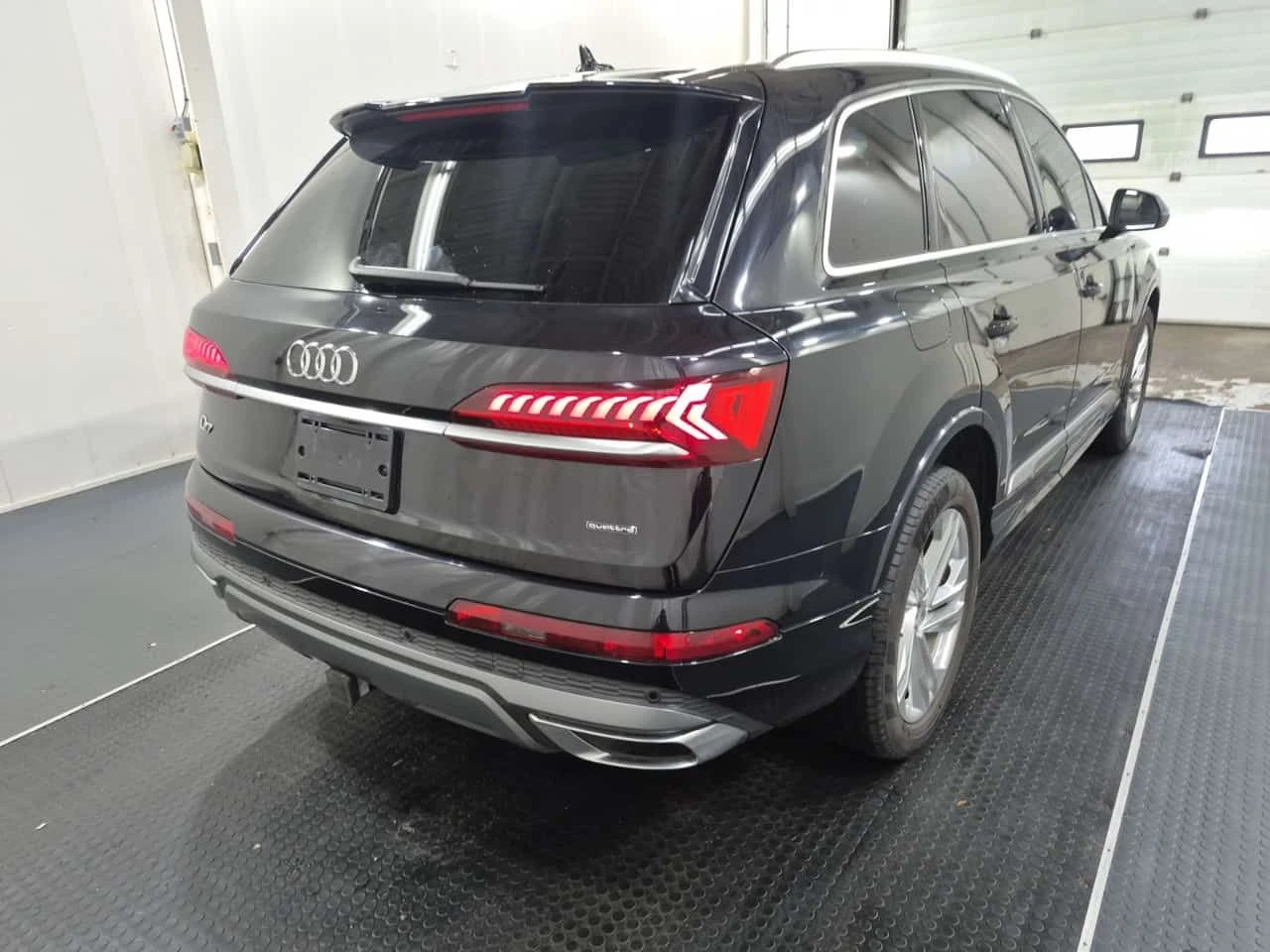Audi Q7 55TFSI S-Line * KOMFORT * CARFAX * Без инциденти *, снимка 3 - Автомобили и джипове - 54546762