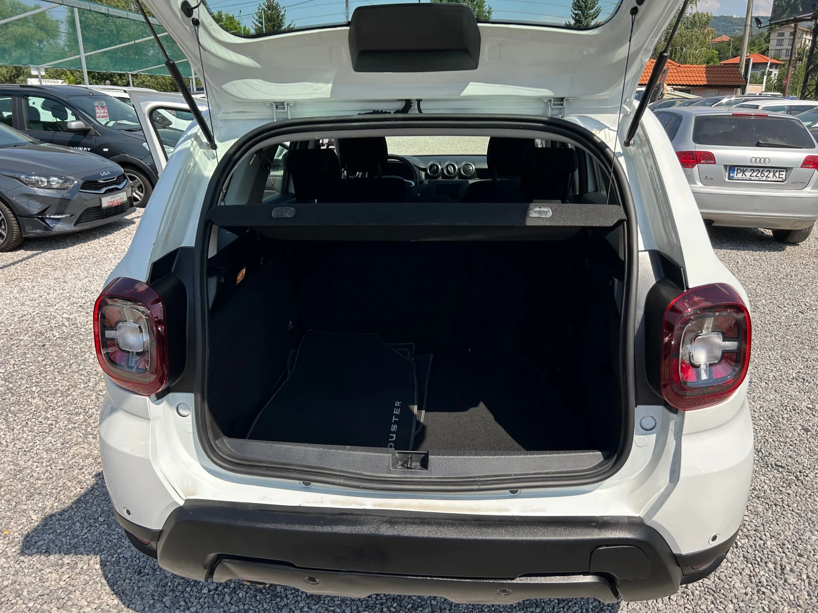 Dacia Duster 1.0TCE GAS EURO6D, снимка 15 - Автомобили и джипове - 55596024