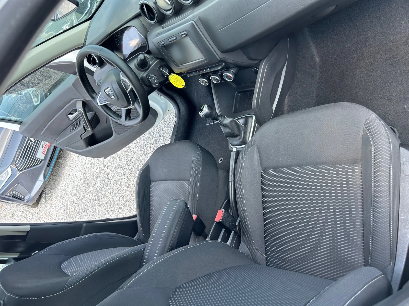 Dacia Duster 1.0TCE GAS EURO6D, снимка 13 - Автомобили и джипове - 55596024