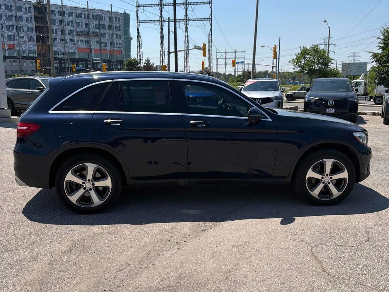 Mercedes-Benz GLC 300  * CARFAX * ОПЦИЯ ЗА ФИНАНСИРАНЕ, снимка 3 - Автомобили и джипове - 55647518
