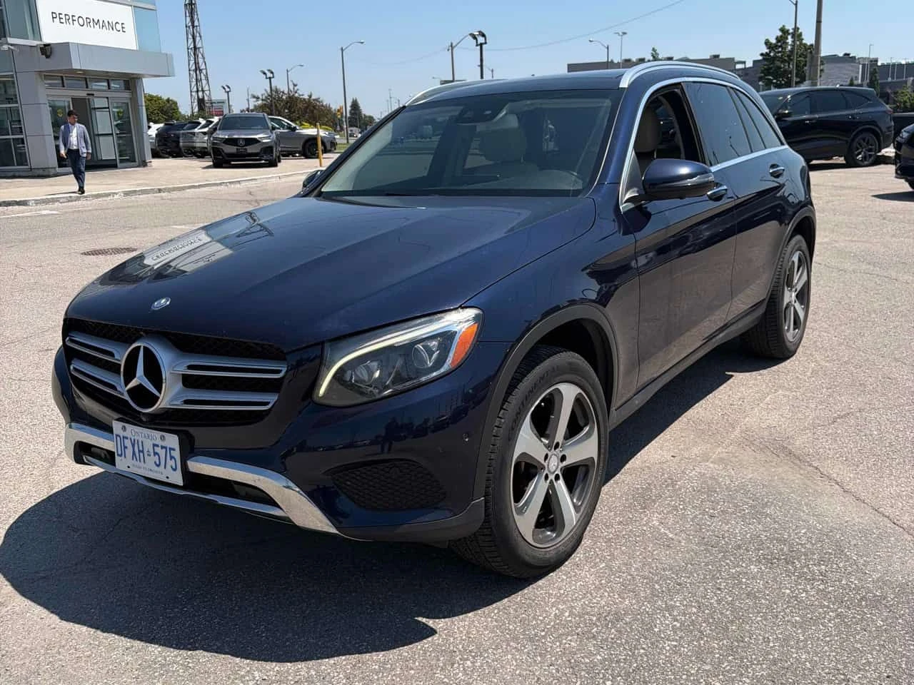 Mercedes-Benz GLC 300  * CARFAX * ОПЦИЯ ЗА ФИНАНСИРАНЕ
