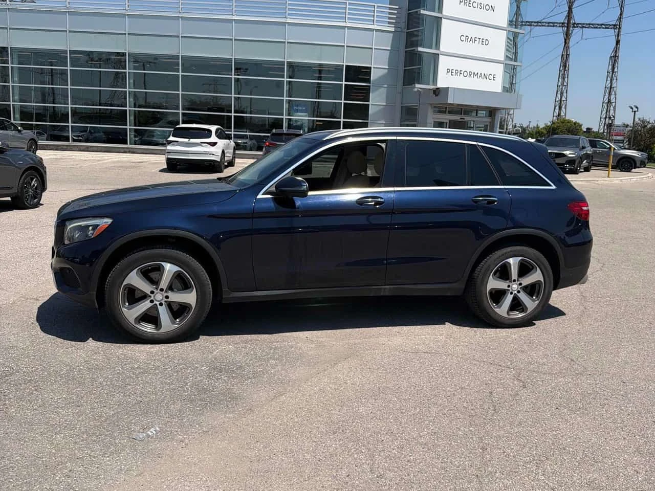 Mercedes-Benz GLC 300  * CARFAX * ОПЦИЯ ЗА ФИНАНСИРАНЕ, снимка 2 - Автомобили и джипове - 55647518