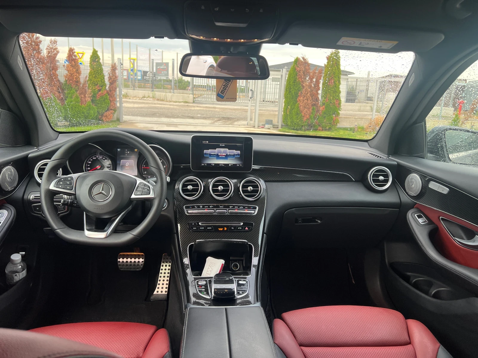 Mercedes-Benz GLC 220 AMG/4MATIC/9G/ТЕГЛИЧ/ЧЕРВЕНА КОЖА, снимка 11 - Автомобили и джипове - 55933823