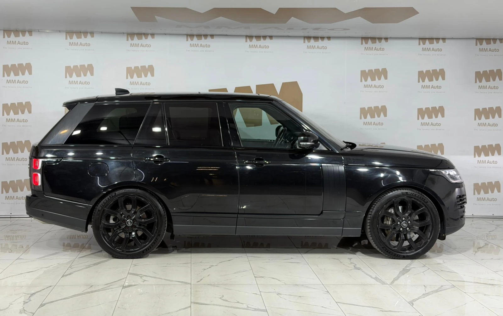 Land Rover Range rover SD V8* Massage* Ventilation* Pano* Meridian, снимка 2 - Автомобили и джипове - 55958370