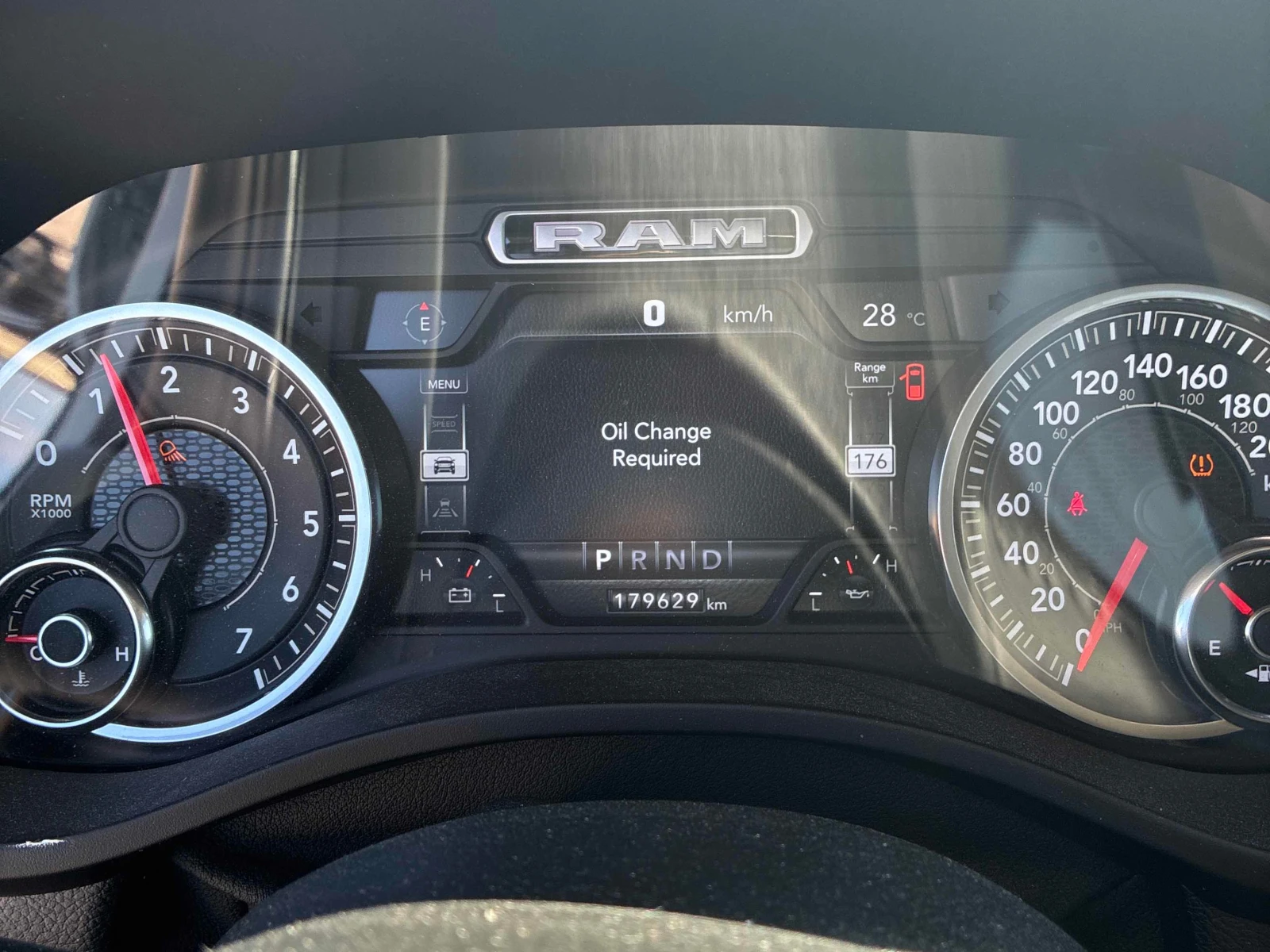 Dodge RAM 1500 * Laramie * АВТОКРЕДИТ БЕЗ ПЪРВОНАЧАЛНА ВНОСКА* , снимка 8 - Автомобили и джипове - 55988399