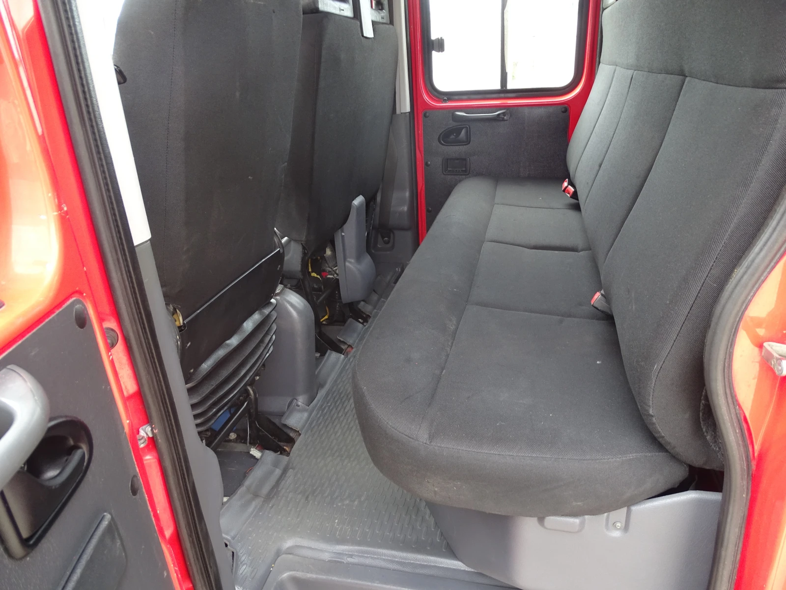 Iveco 35c15 3.0HPI  КАТ. * Б* 7-места* НОВ ВНОС ОТ ШВЕЙЦАРИЯ* , снимка 12 - Бусове и автобуси - 55135929
