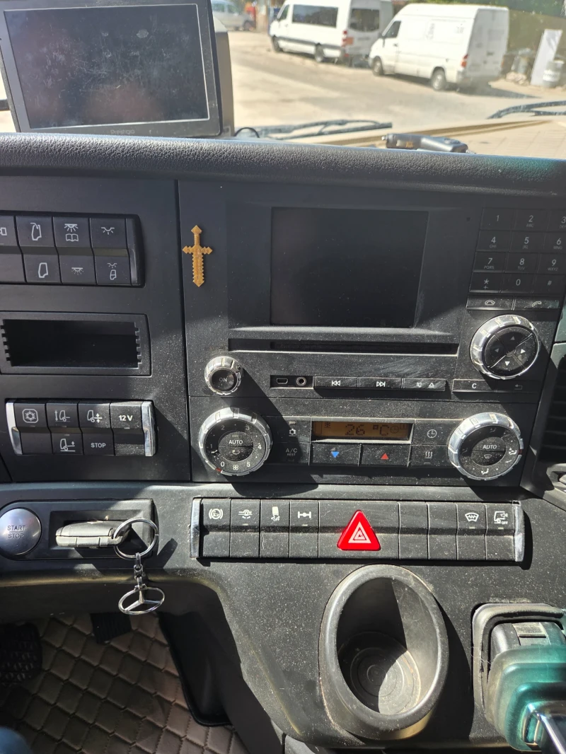 Mercedes-Benz Actros, снимка 6 - Камиони - 52647422