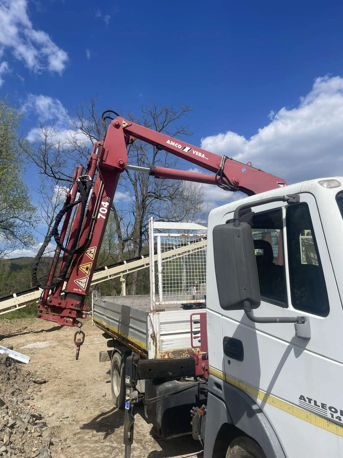 Nissan Atleon самосвал с кран, снимка 4 - Камиони - 54728716