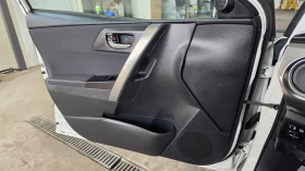 Toyota Auris 1.33* 99кс* LED* бензин, снимка 14