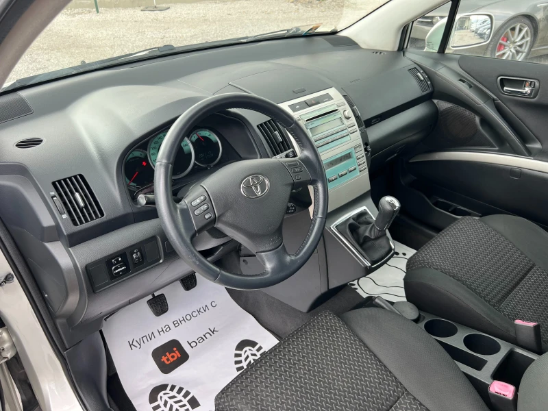 Toyota Corolla verso 2.2 D4D, снимка 7 - Автомобили и джипове - 45862116