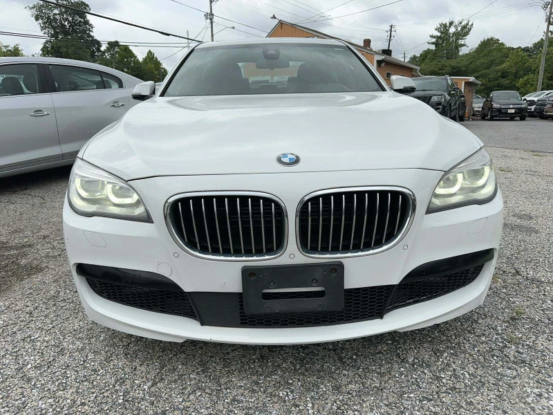 BMW 750 M Sport Line* XDRIVE* HeadsUP* BlindSpot* , снимка 4 - Автомобили и джипове - 47206348