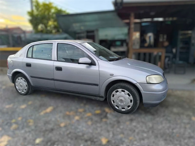 Opel Astra 1.4, снимка 2 - Автомобили и джипове - 48057227