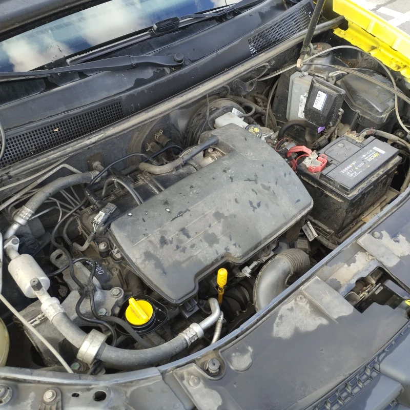 Dacia Sandero 1.2, снимка 7 - Автомобили и джипове - 52072136