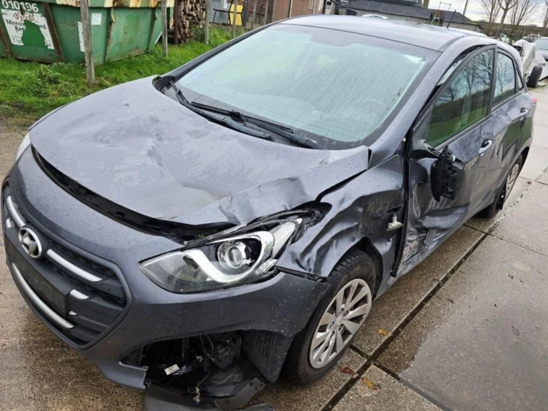 Hyundai I30 1.4i-euro6, снимка 2 - Автомобили и джипове - 52868474