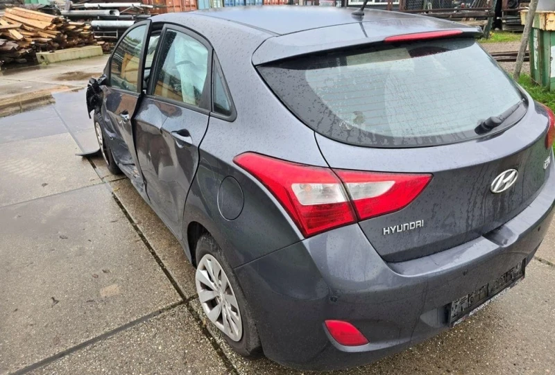 Hyundai I30 1.4i-euro6, снимка 4 - Автомобили и джипове - 52868474