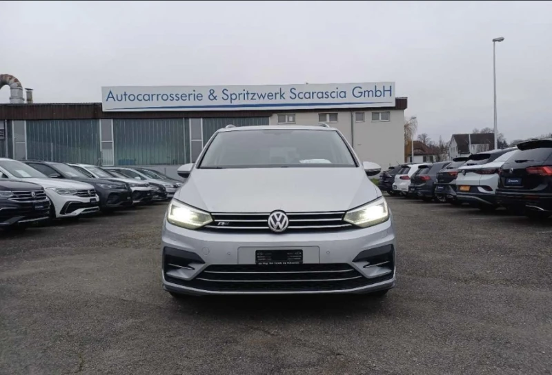 VW Touran R-Line* DSG* 7-Местен, снимка 2 - Автомобили и джипове - 52978970