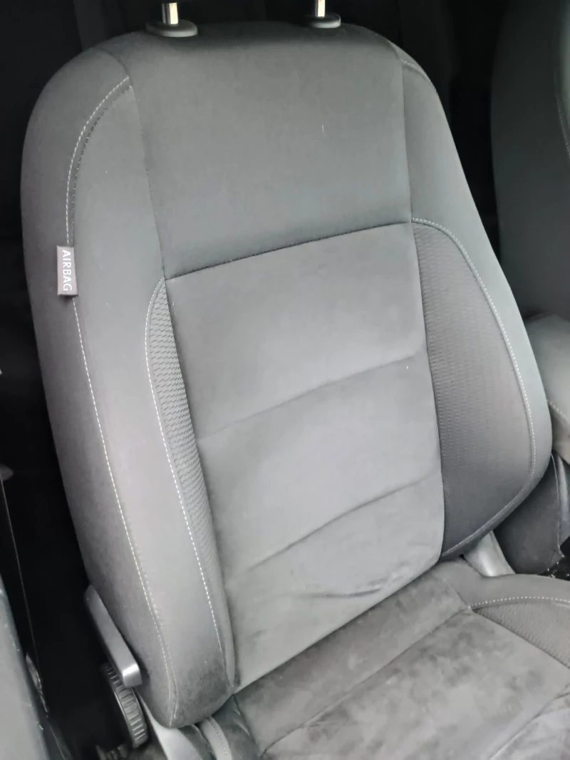 VW Golf * 4-MOTION * HIGHLINE * 2.0TDI 140ps * УНИКАТ * , снимка 11 - Автомобили и джипове - 53386689