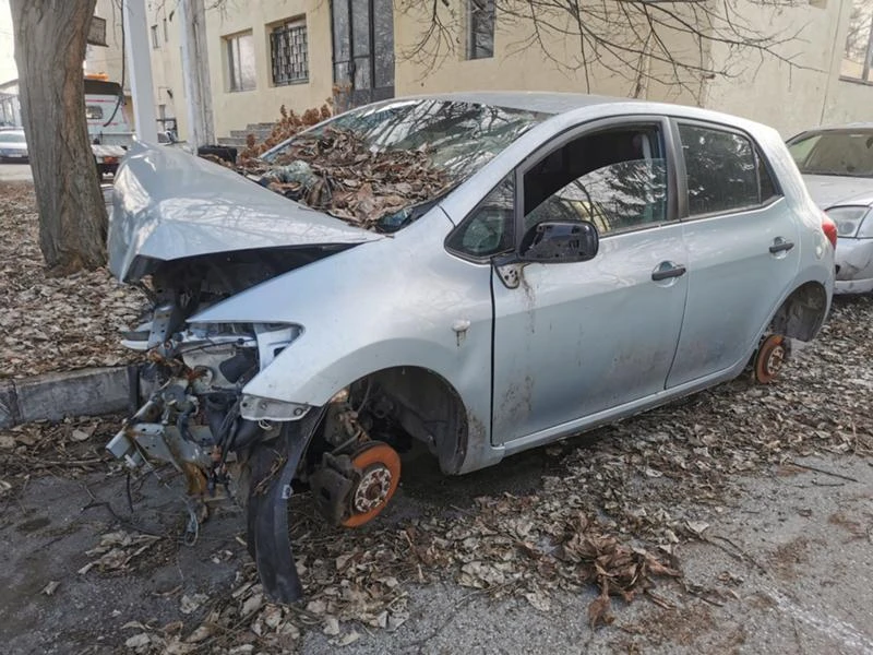 Toyota Auris 1.4 D4D, снимка 6 - Автомобили и джипове - 31944927