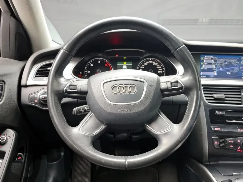 Audi A4, снимка 13 - Автомобили и джипове - 52488428