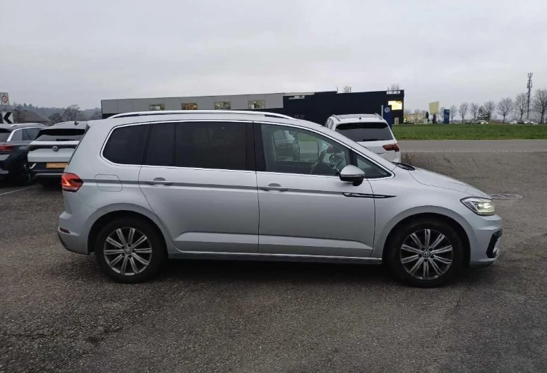VW Touran R-Line* DSG* 7-Местен, снимка 3 - Автомобили и джипове - 52978970