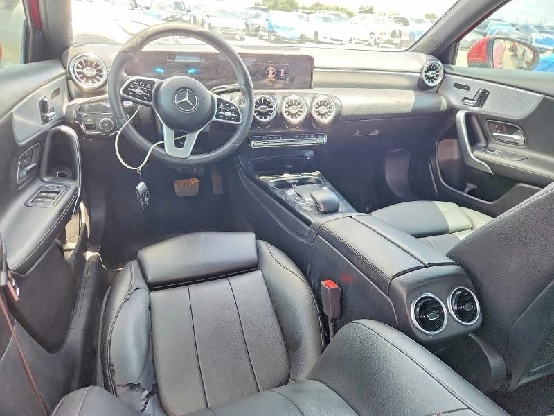 Mercedes-Benz A 220, снимка 8 - Автомобили и джипове - 54772295