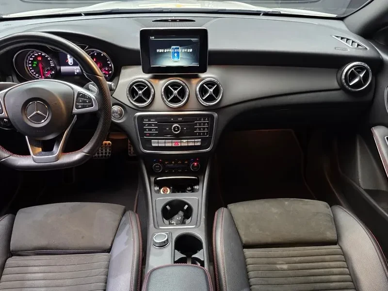 Mercedes-Benz CLA 220 Amg Line, снимка 13 - Автомобили и джипове - 56020576