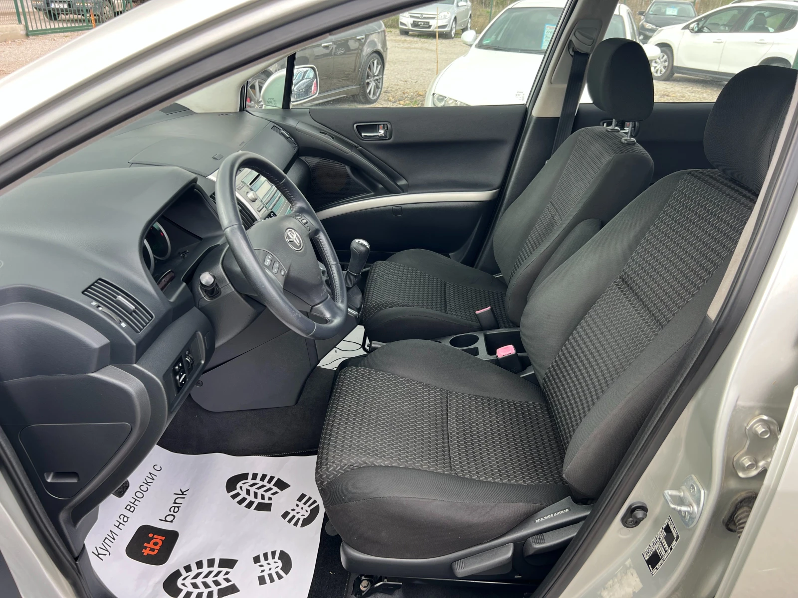 Toyota Corolla verso 2.2 D4D - изображение 8