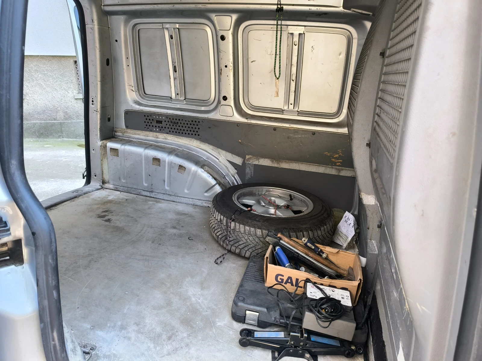 VW Caddy 2.0 бензин/газ | Mobile.bg — изображение 12